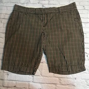 Old Navy Brown Small Plaid Check Size 18 Bermuda